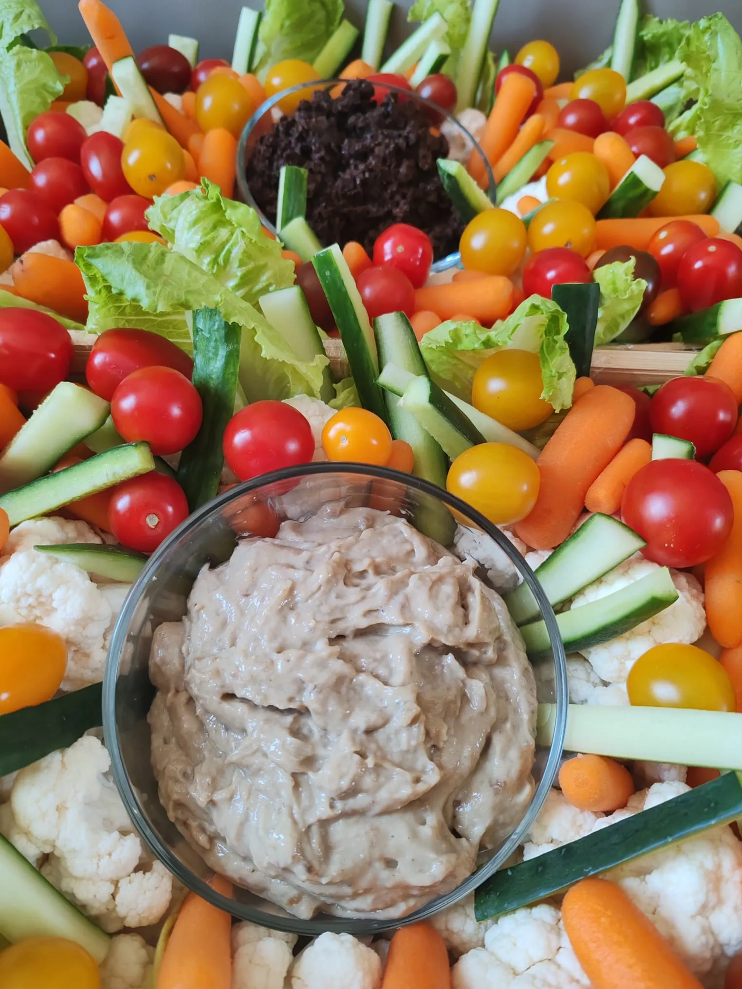 Plateau de crudités de saison et sa sauce à tremper