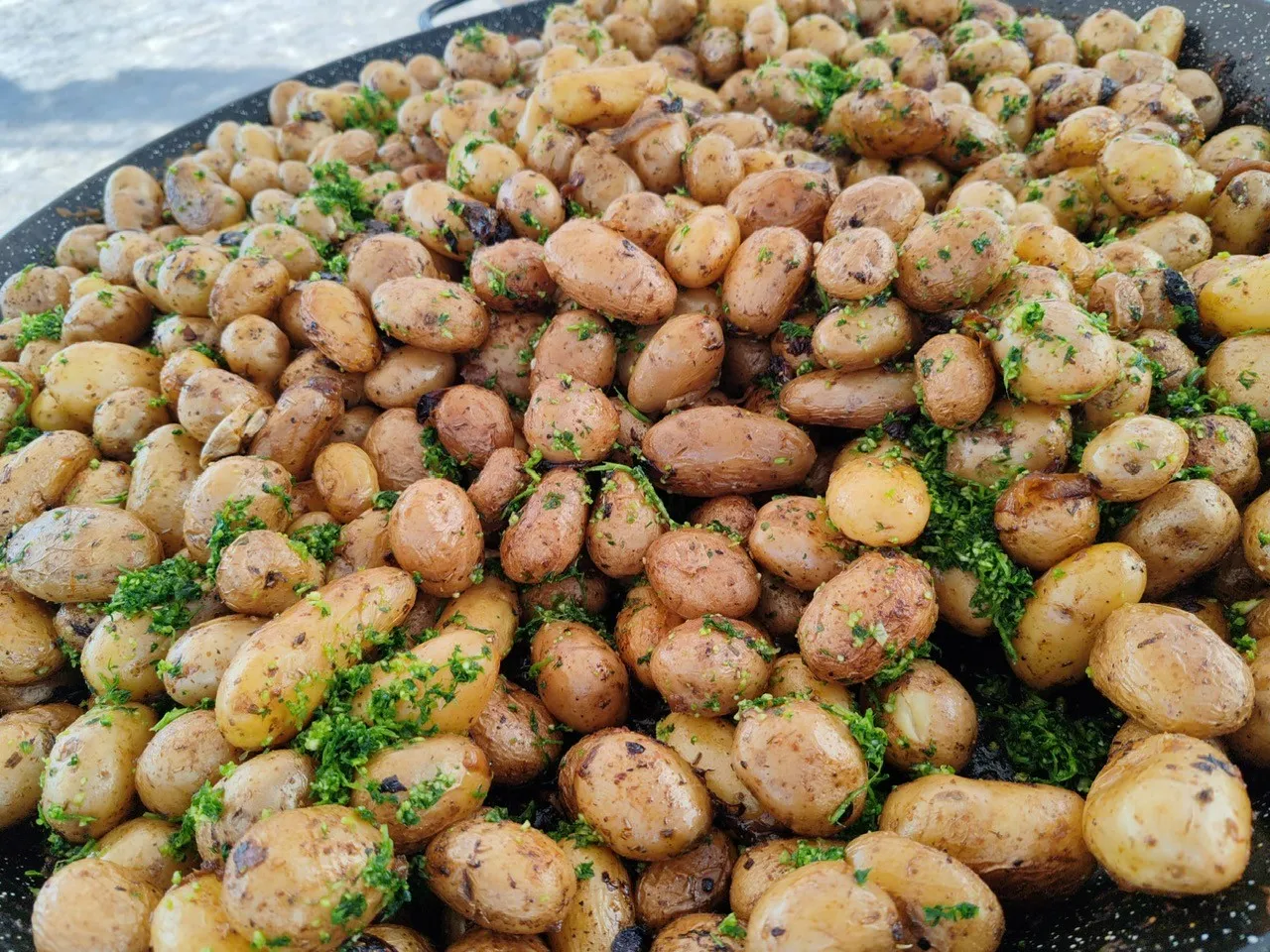 Pommes de terre grenaille rôties et persillées